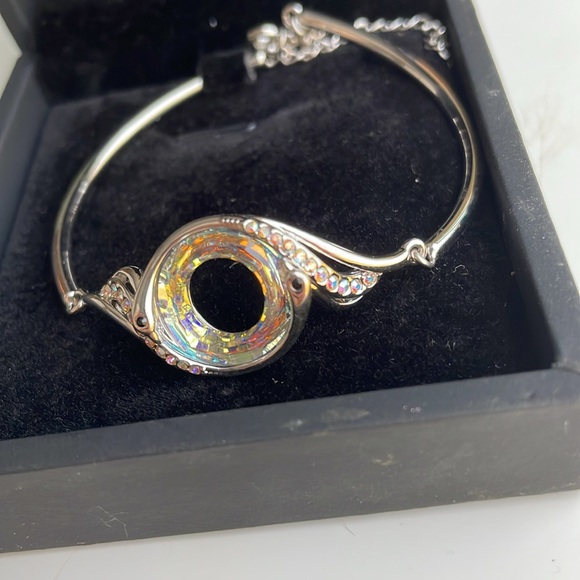 New in box silver tone bracelet - Picture 2 of 3